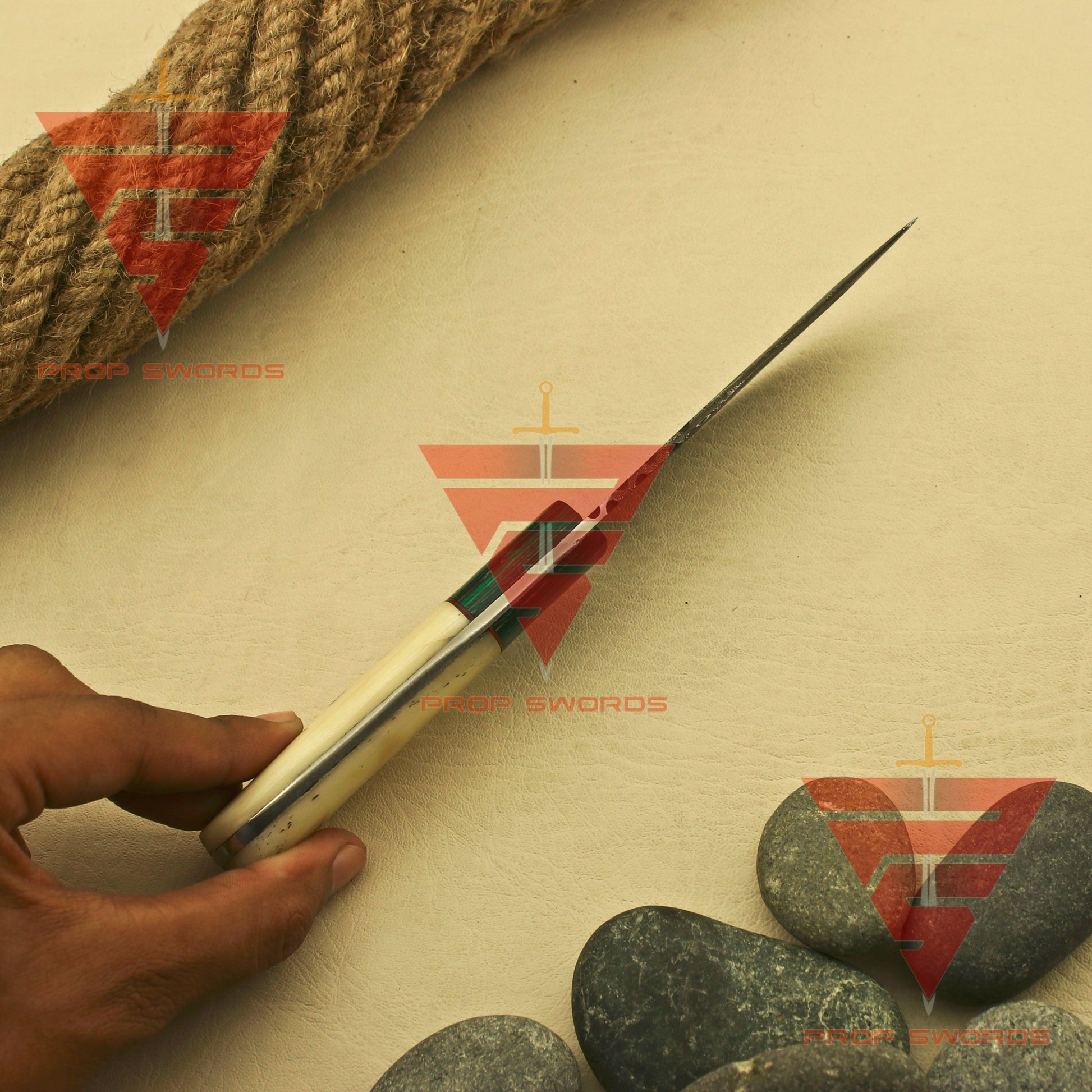 Exquisite Handcrafted Damascus Steel Skinner Camping Hunting Knife with Leather Sheath - Perfect Companion for Outdoor Adventures - propswords