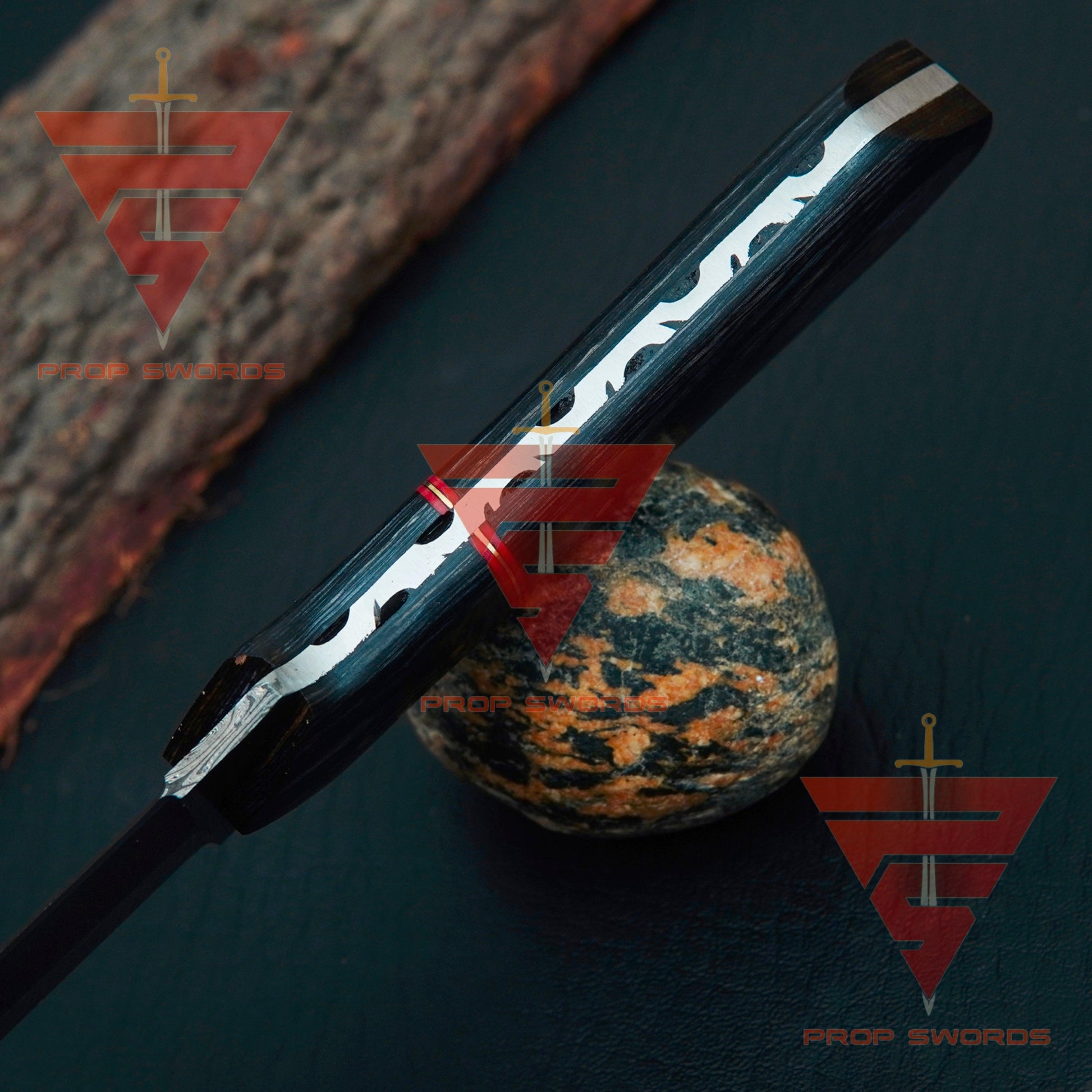 Exquisite Handmade Damascus Knife featuring Rosewood Handle and Pure Leather Sheath - Perfect Gift for Him - propswords