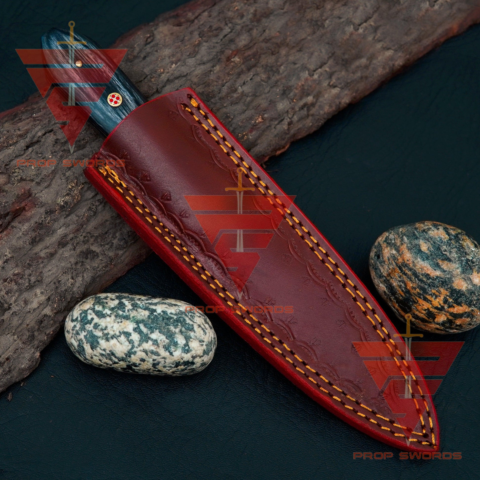 Exquisite Handmade Damascus Knife featuring Rosewood Handle and Pure Leather Sheath - Perfect Gift for Him - propswords