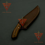 Mastercrafted Damascus Steel Hunting Knife with Rosewood Handle and Leather Sheath: Timeless Elegance and Superior Performance