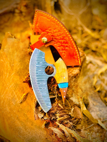 Hand Forged Damascus Steel Pizza Cutter with Leather Sheath