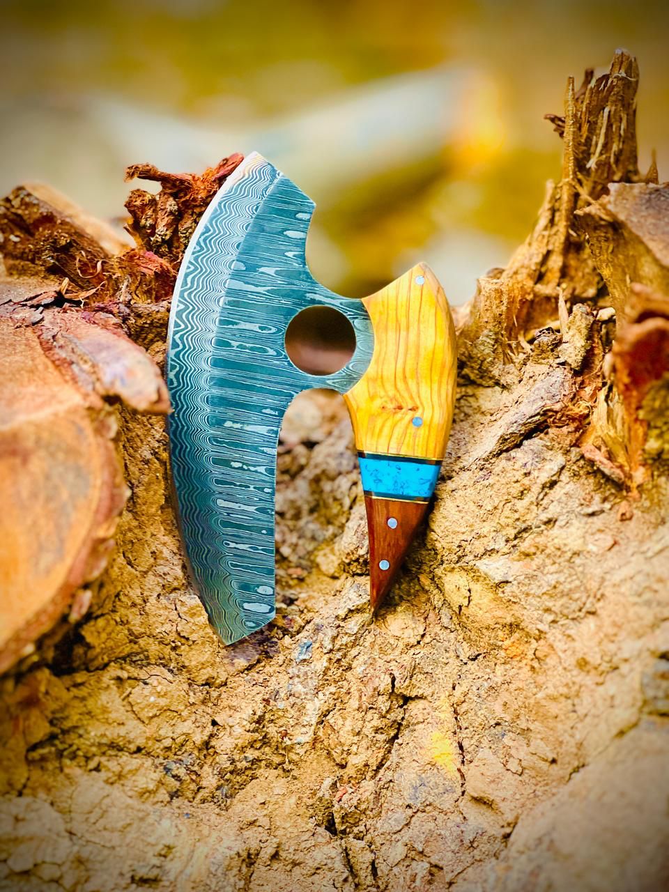 Hand Forged Damascus Steel Pizza Cutter with Leather Sheath