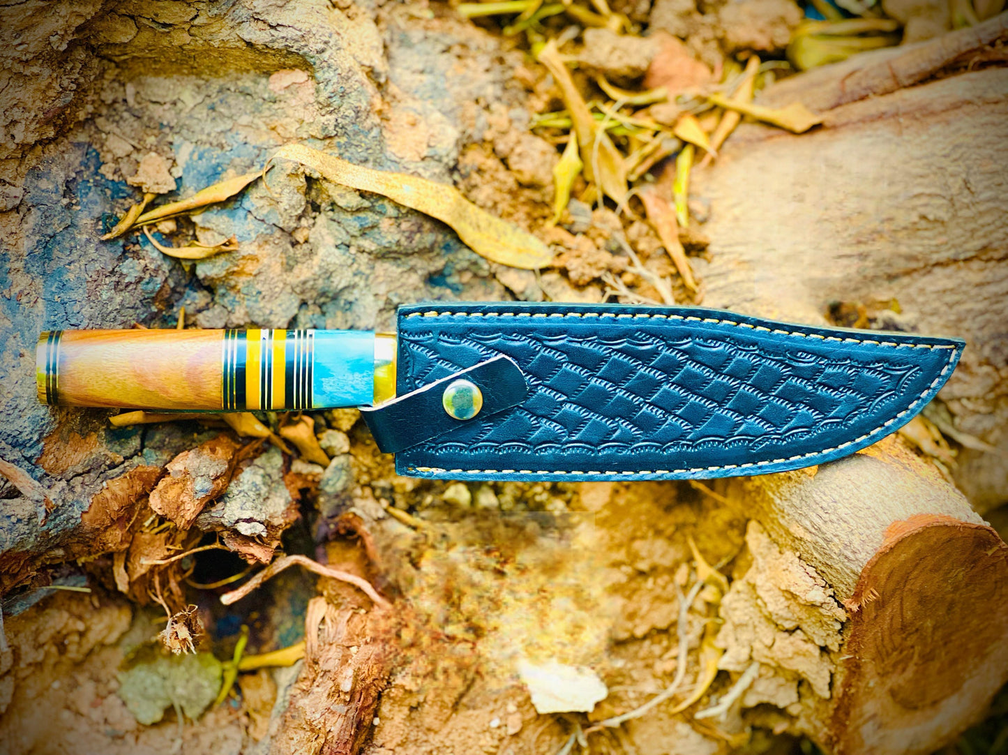 Hand Forged Damascus Steel Bowie Hunting Knife with Leather Sheath