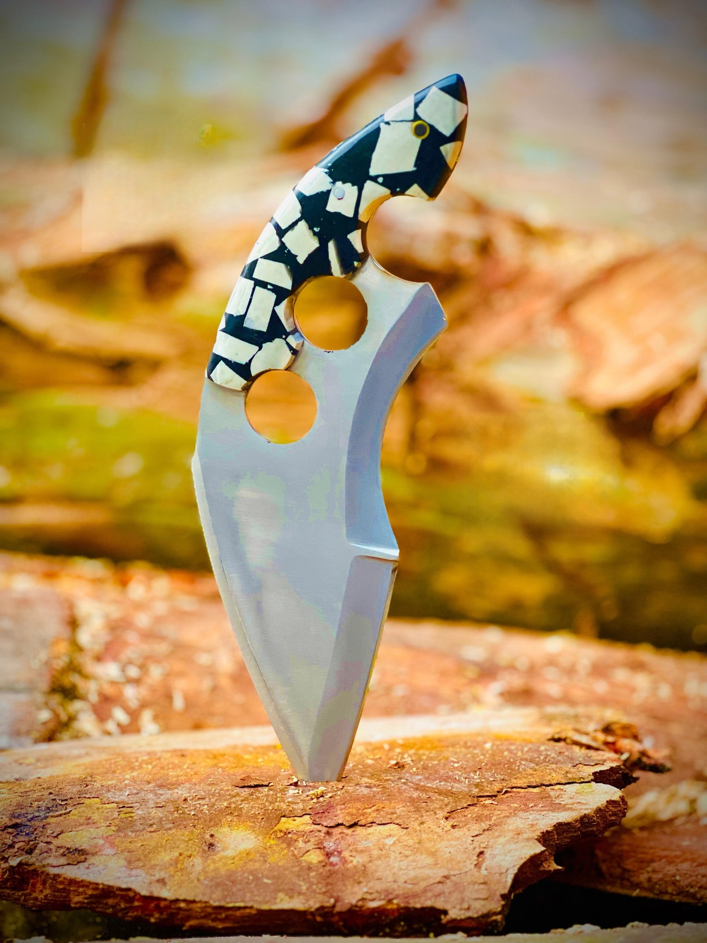 Handmade Stainless Steel Full Tang Skinning Knife with Leather Sheath – Resin Handle