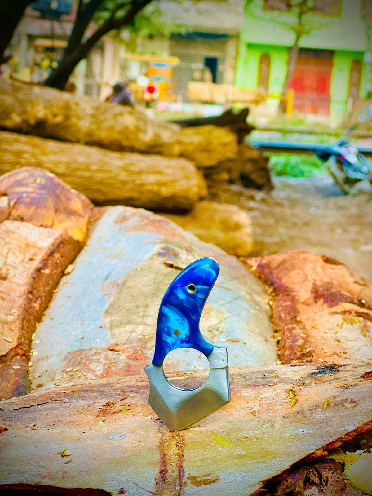 Handmade Stainless Steel Full Tang Blue Drop point Skinning Knife With Leather Sheath – Resin Handle