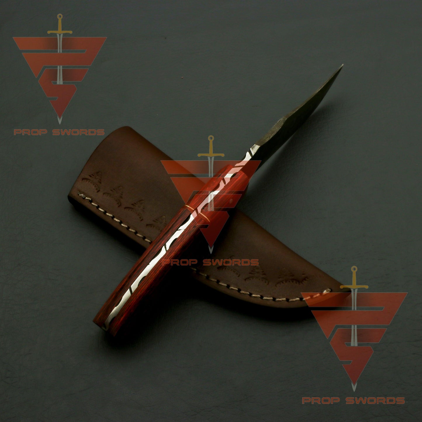 Exquisite Damascus Steel Hunting Knife with Rosewood Handle and Leather Sheath: A Timeless Masterpiece - propswords