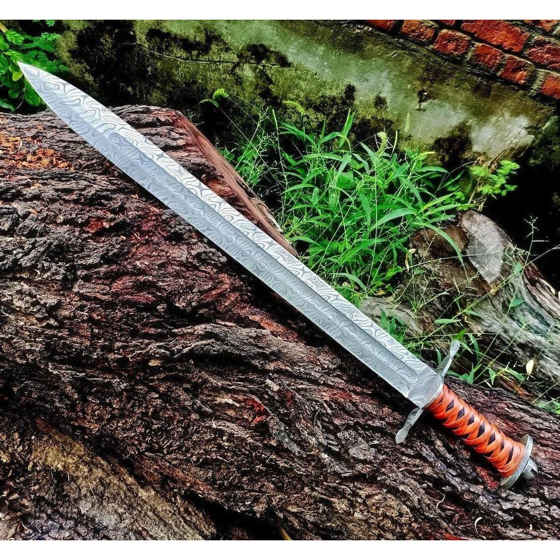 CUSTOM HANDMADE DAMASCUS STEEL BATTLE SWORD & LEATHER SHEATH - propswords