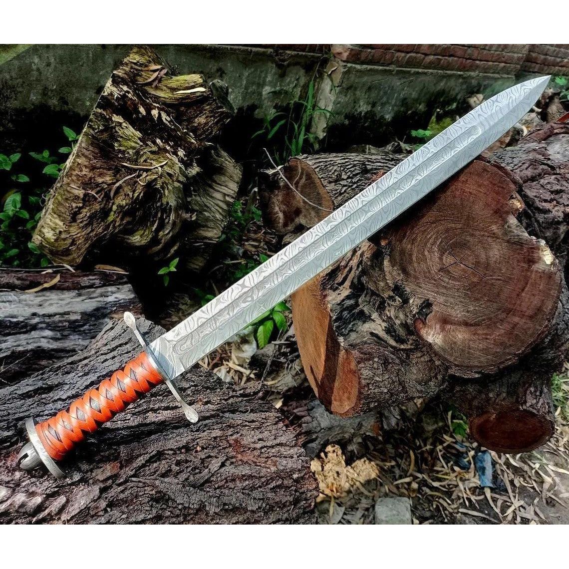 CUSTOM HANDMADE DAMASCUS STEEL BATTLE SWORD & LEATHER SHEATH - propswords